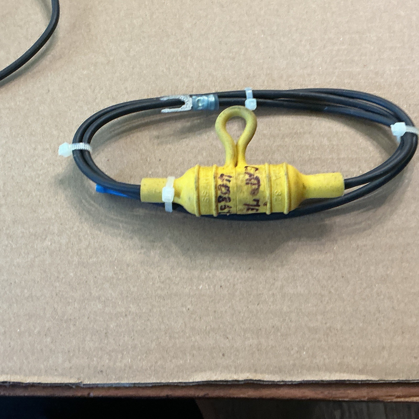 CAT 7E8266 In-Line Fuse Holder w/ Buss ABC 10 Fuse