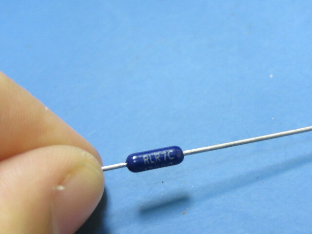 VISHAY RLR07C1200GSB14 Qty of 37 per Lot �2% 0.25W 1/4W Through Hole Resisto