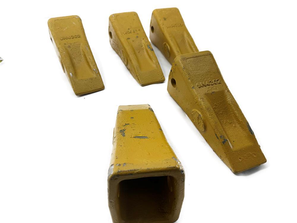 Lot of 5 Qty Titan Attachments 9N4302 Long Bucket Tooth NEW FREE FAST SHIP