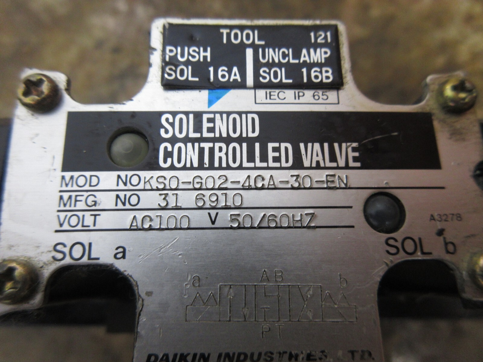 DAIKIN SOLENOID VALVE KSO-G02-4CA-30-EN 31 6910 AC100V 50/60HZ
