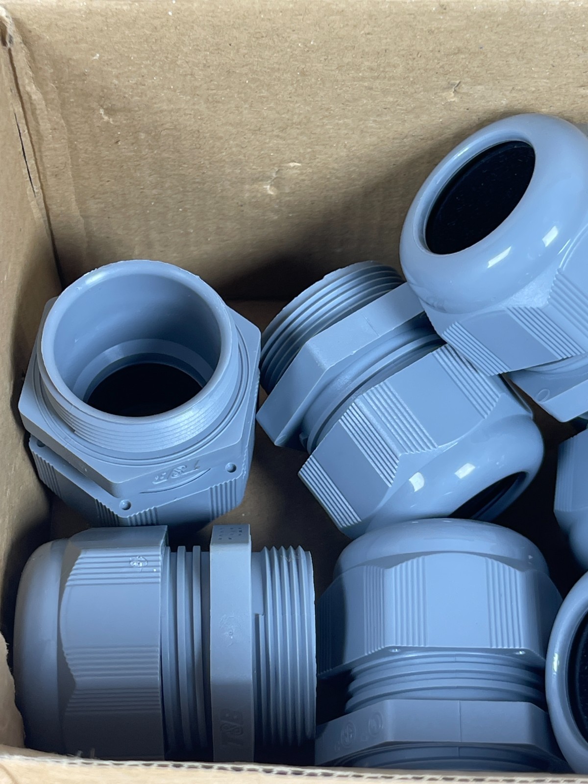 Thomas & Betts CC-PG29-G Cable Gland 29 PG Strain Relief Lot of 10