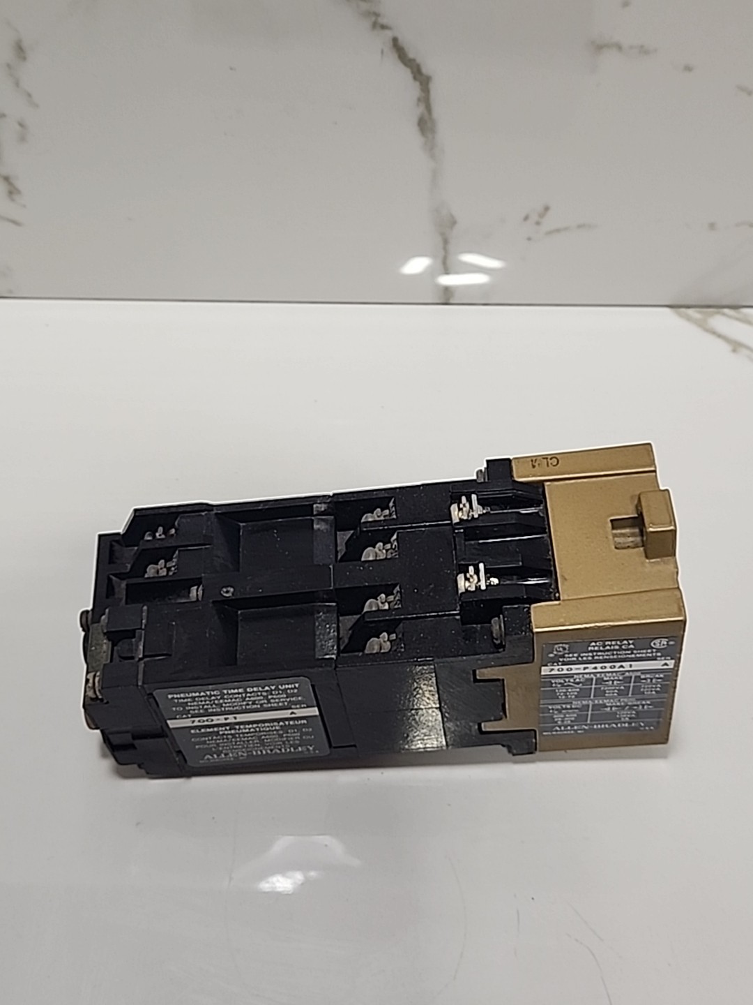 ALLEN BRADLEY 700-P400A1 SER A AC RELAY W/ PNEUMATIC TIME DELAY 700-PT SER A