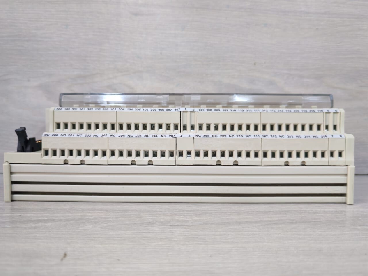 SCHNEIDER ELECTRIC ABE7 R16T230 MODICON 064467