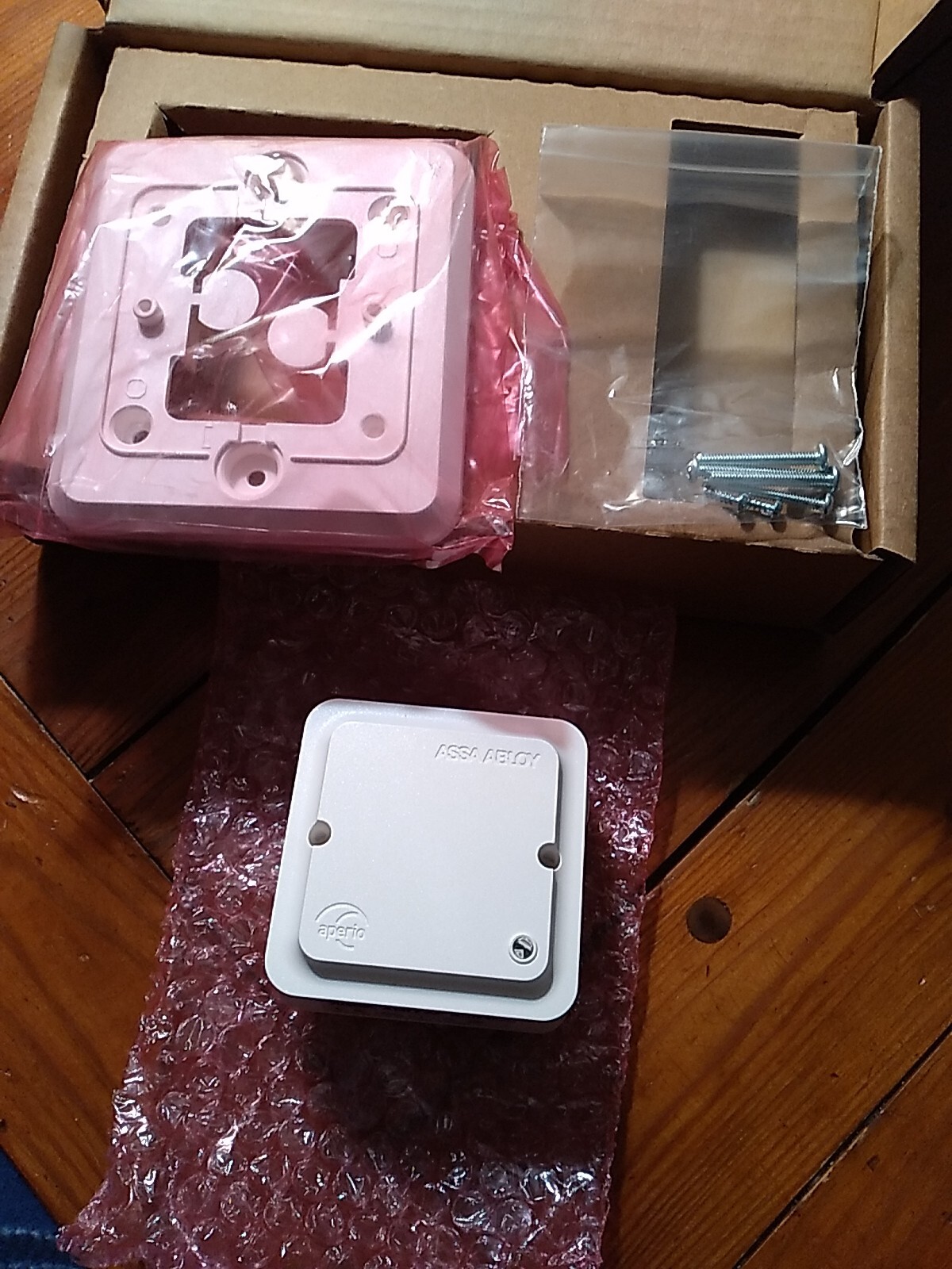 Assa Abloy #AH20 Wiegand Hub 1:1