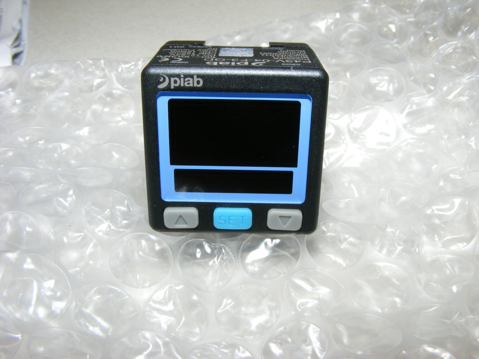 Piab 0212040 Vacuum Switch 3 Color Digital Display M8 (zz4)
