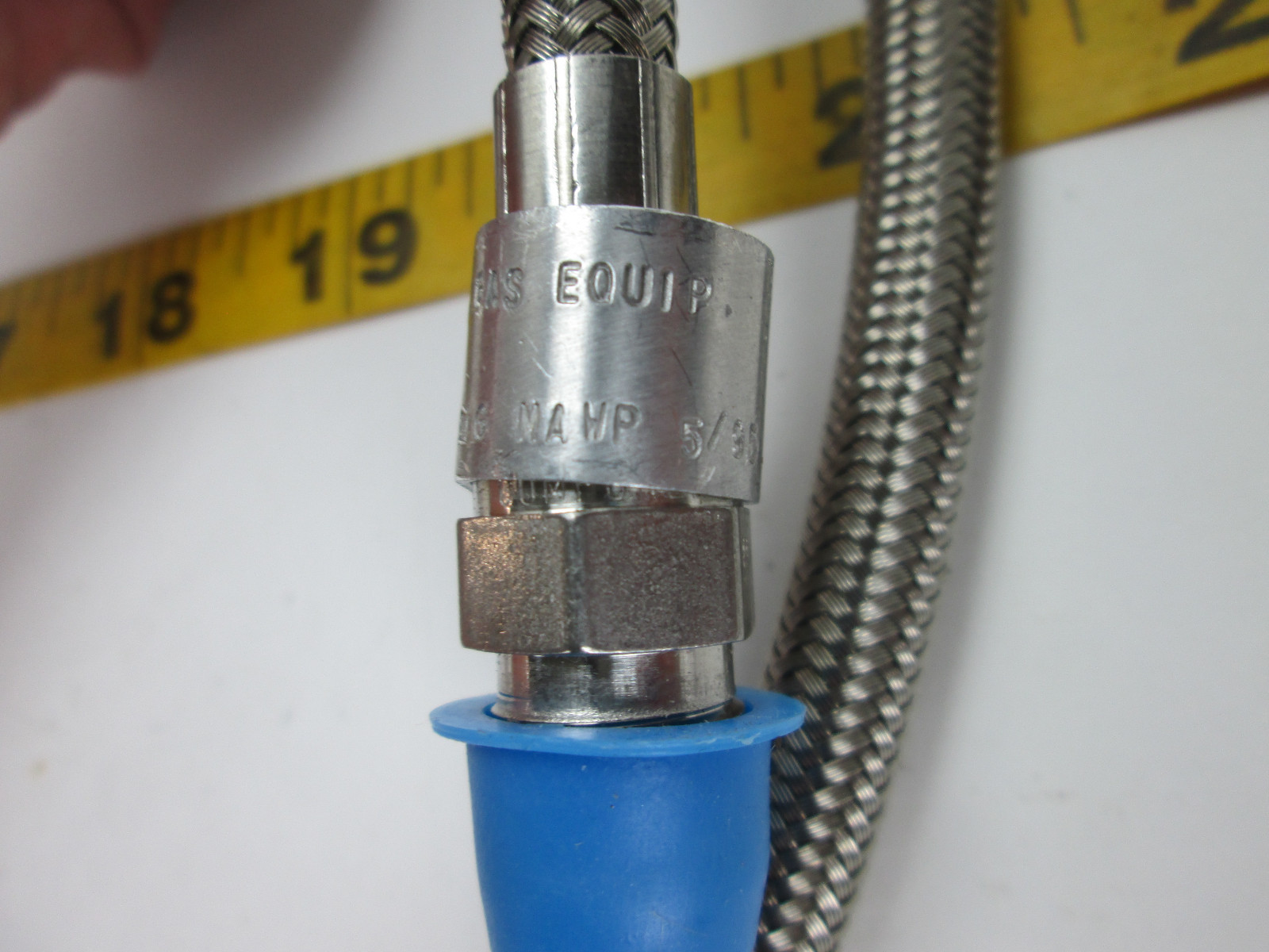 Advanced Spec Gas Hose 72″ Stainless Braid 9/16″ Connections T