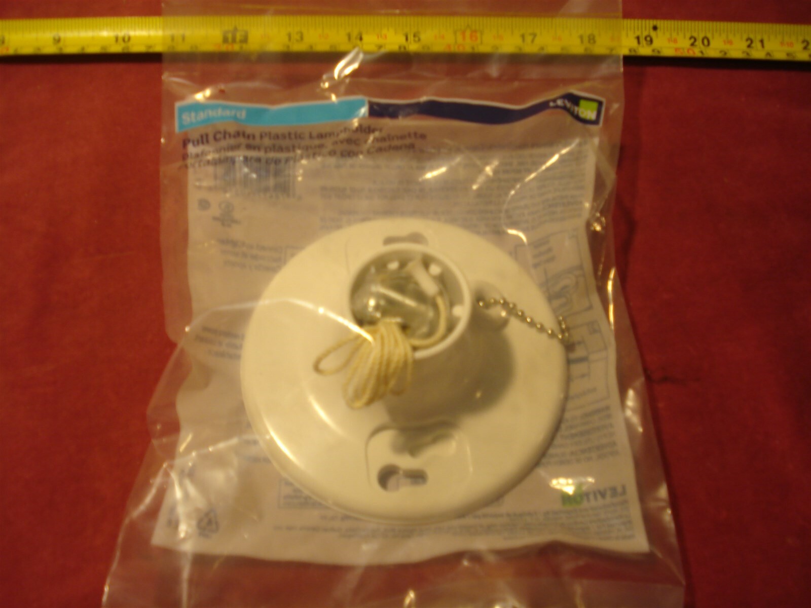 (2441.) Plastic Lamp Holder w/Pull Chain R50-08827-22A