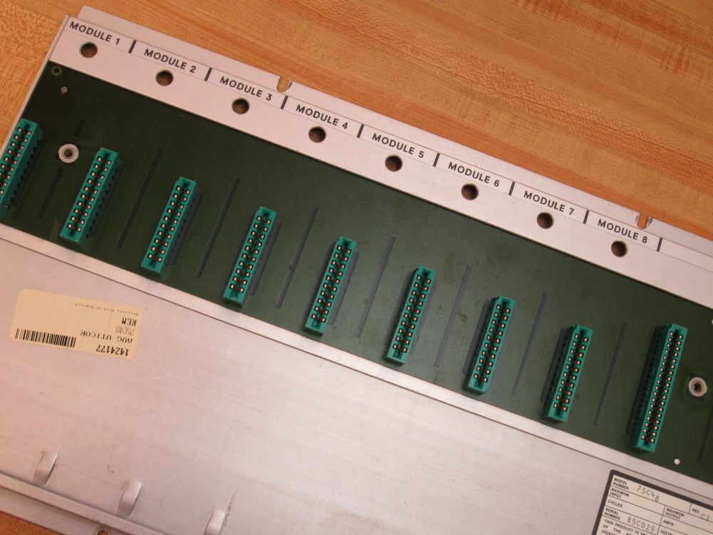 Uticor 75C48 8-Slot Chassis Rack