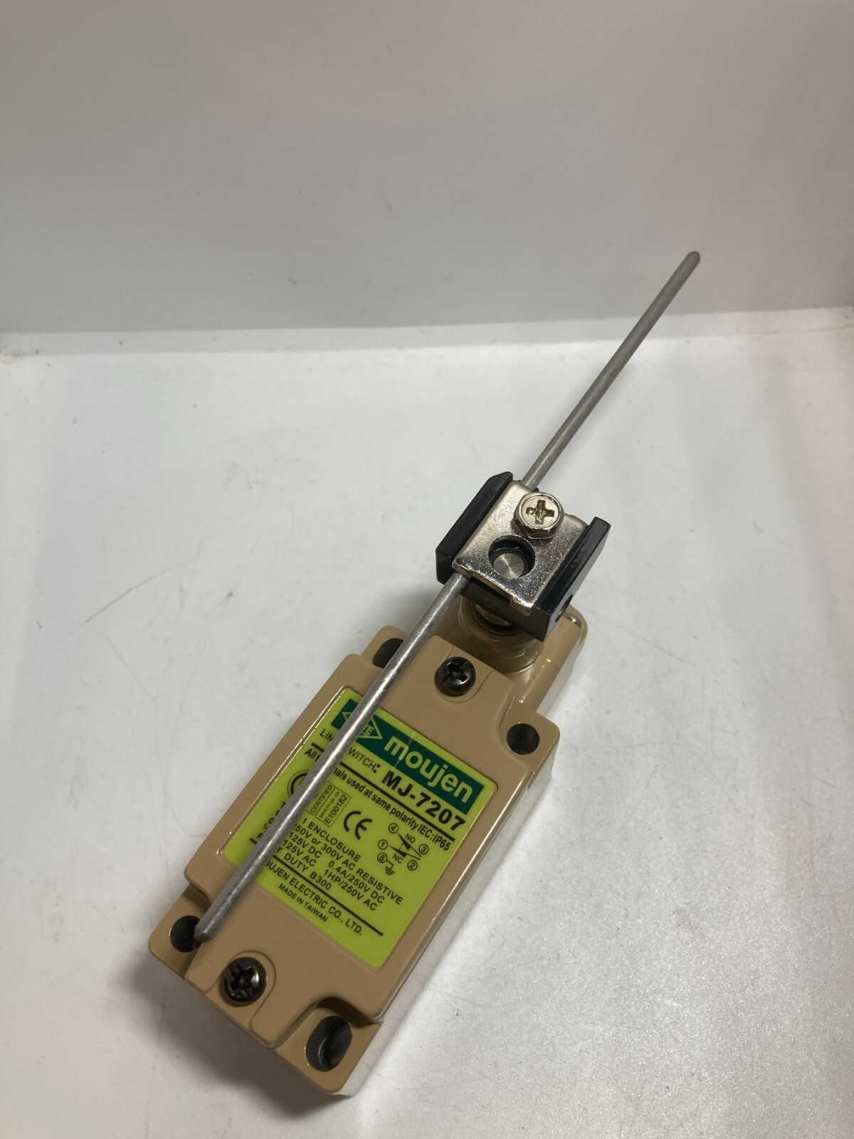 MOUJEN MJ-7207 LIMIT SWITCH TYPE 10A 250/300V ADJ ROD LEVER 1NO/1NC NNB