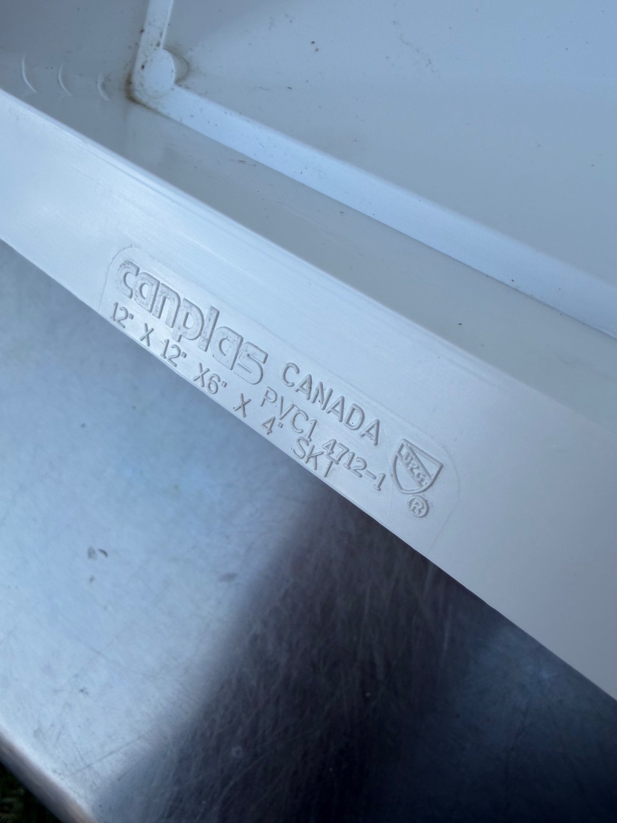 Canplas PVC1 4712-1 12″ X 12″ X 6″ X 4″ PVC Floor Sink Heavy Duty Canada
