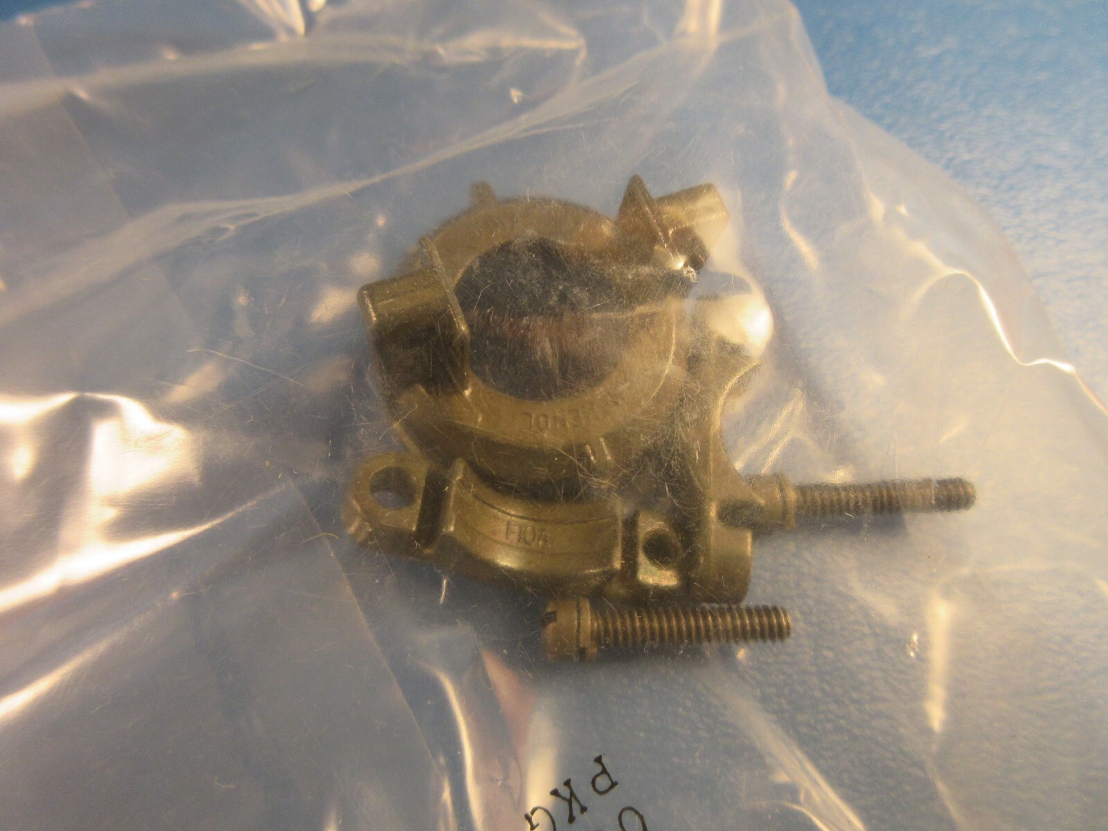 LOT OF 3 Amphenol 97-3057-1010 Circular Connector Shell Clamp