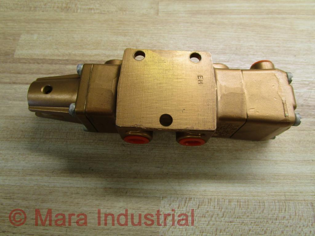 Versa VCP-4302 Four Way Valve