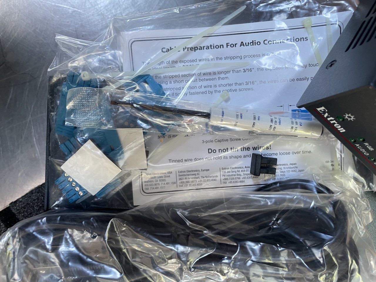 Extron Electronics Fox 500 Tx & Rx Fiber Optic Transmitter with Accessories NIB