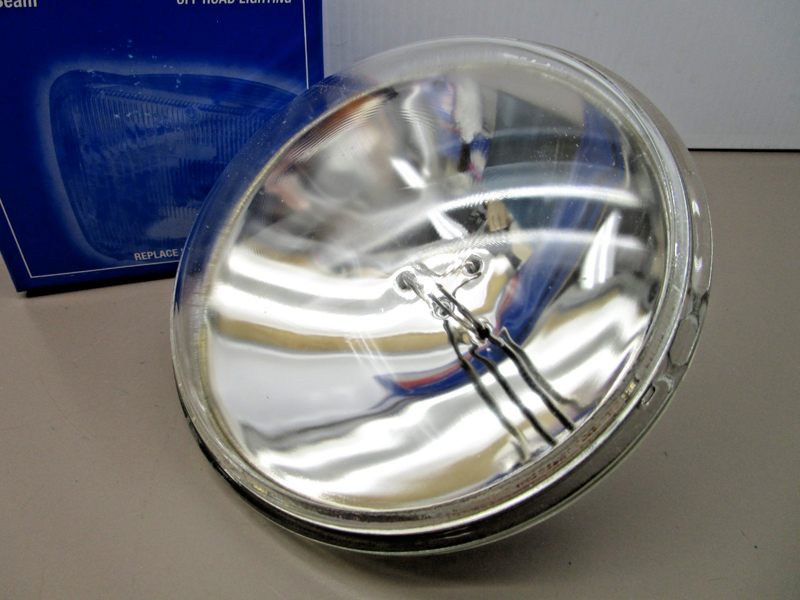 Wagner 4007 Spot Lamp Sealed Beam Flood 12v 100 / 100w