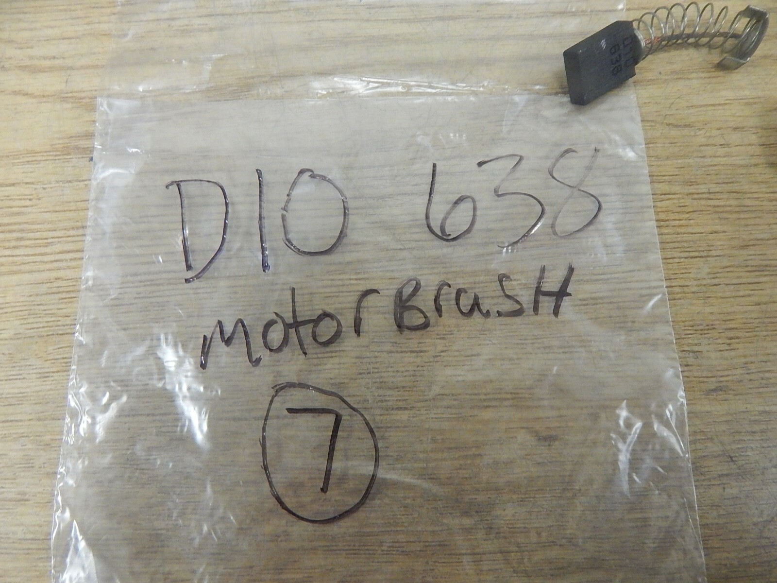 Lot of 7 Motor Brushes D10 638 *FREE SHIPPING*