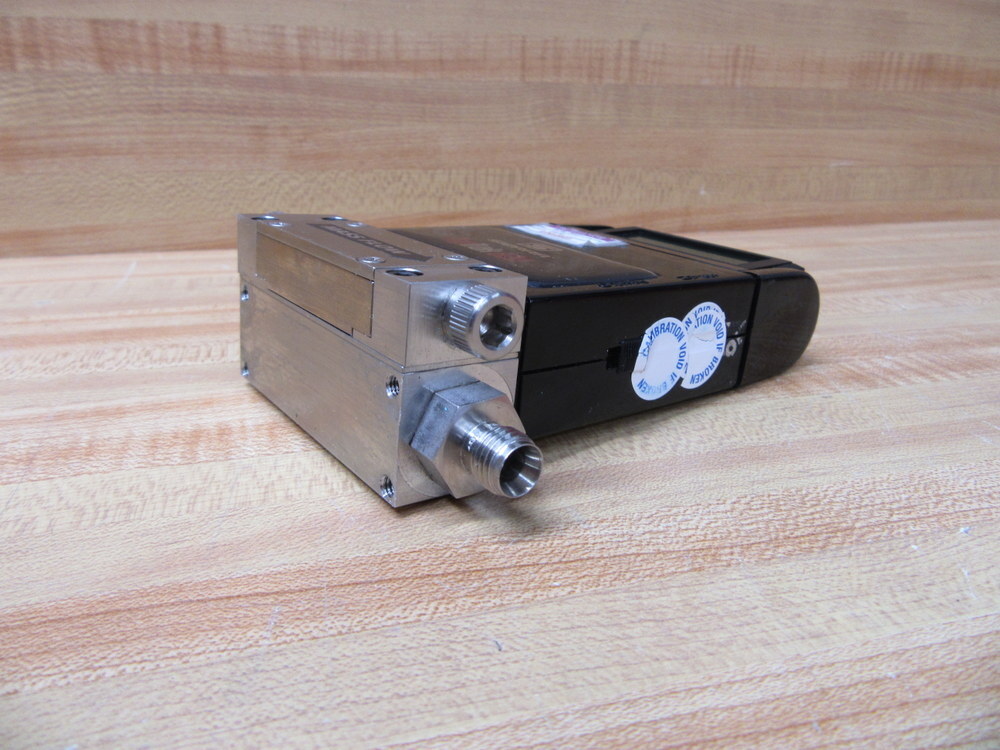 Sierra 822S-L-2-OV1-PV1-V1-HP/SCR #2700 Mass Flow Meter 0-20 SCCM 120 PSI
