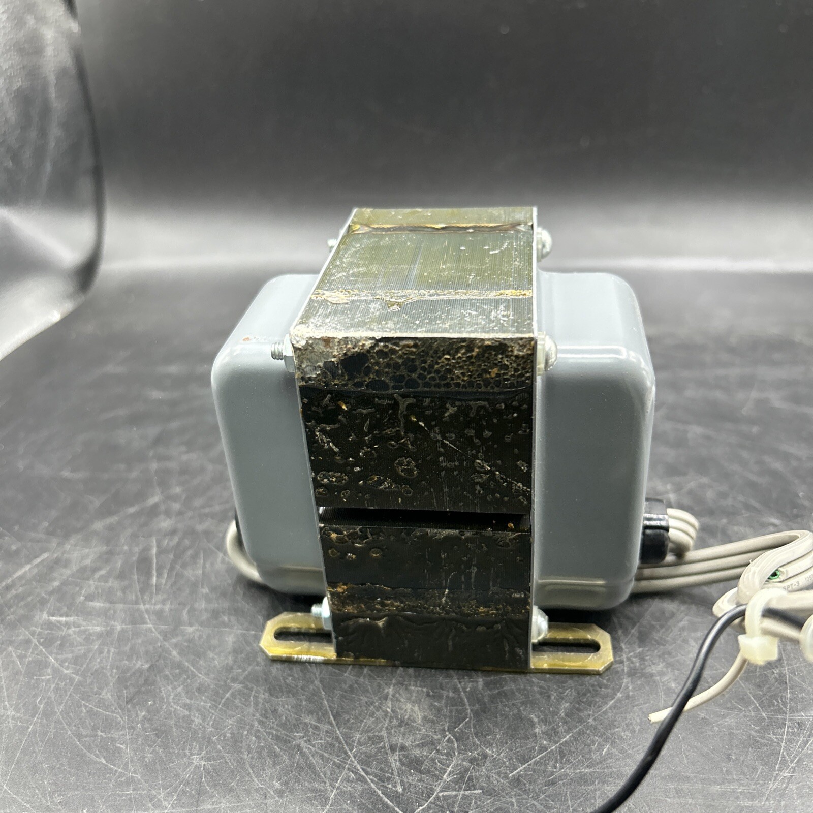 STANCOR GISD-150 ISOLATION TRANSFORMER INPUT: 230V 50/60Hz OUT: 115V 150VA 1.30A