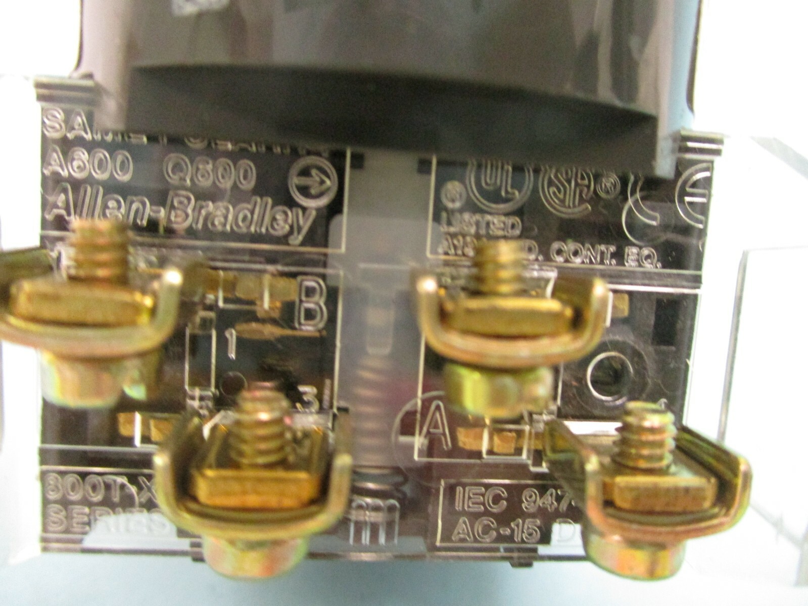 New other Allen-Bradley Push Button 800HL-PPB16 800T-XA Series D A2905DH