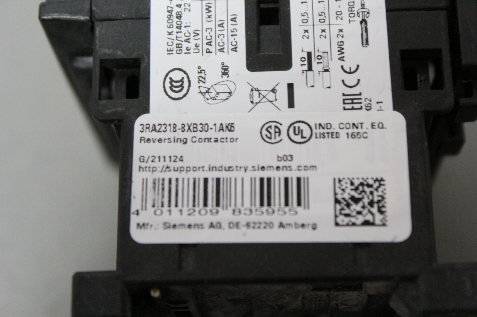 UNUSED SIEMENS REVERSING CONTACTOR 3RA2318-8XB30-1AK6