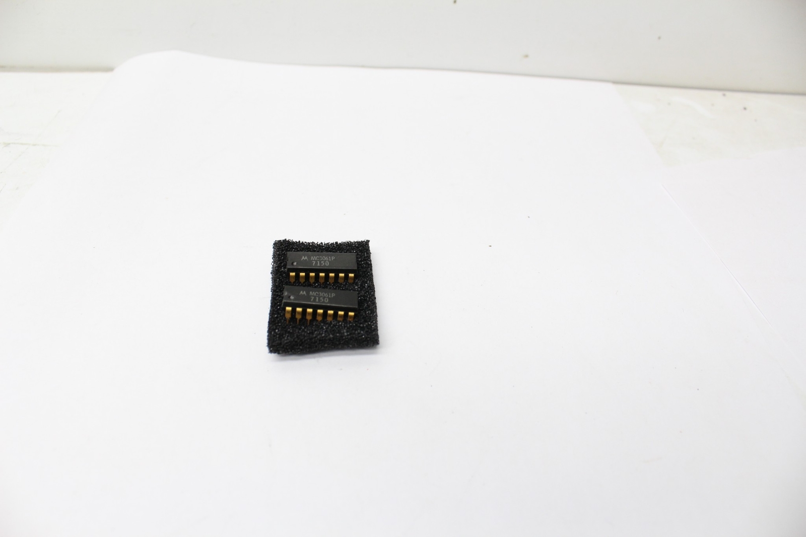 2 MOTOROLA MC3061P 7150 14 PIN SEMI CONDUCTORS. 2 EACH