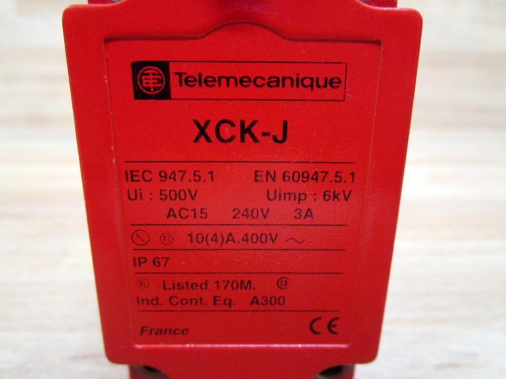 Telemecanique XCK-J5970 Limit Switch XCKJ5970 064722 W/O Key