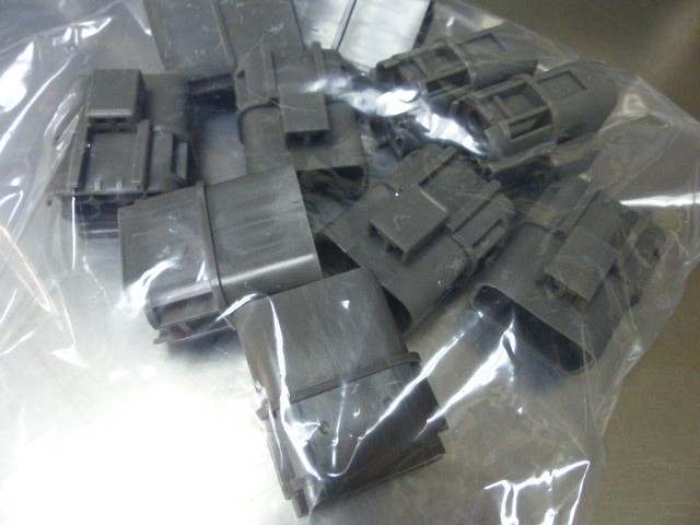 YAZ 7122-1884-40 Qty of 30 per Lot YAZAKI 7122-1884-40