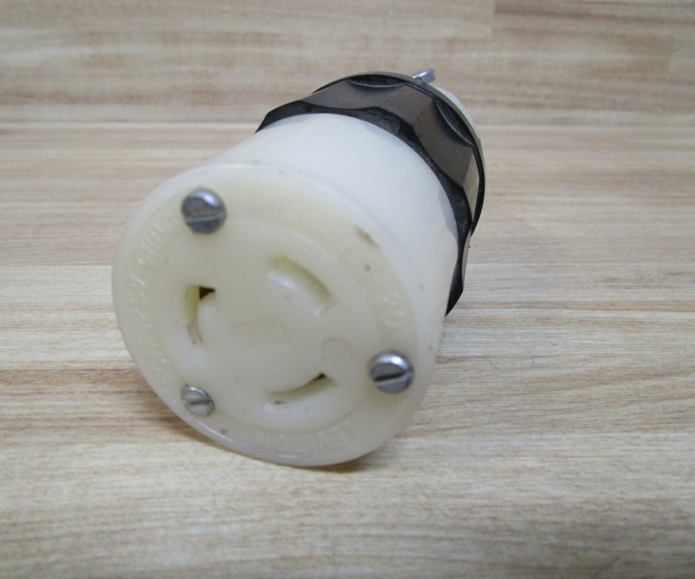 Leviton 2313 Locking Connector L5-20R