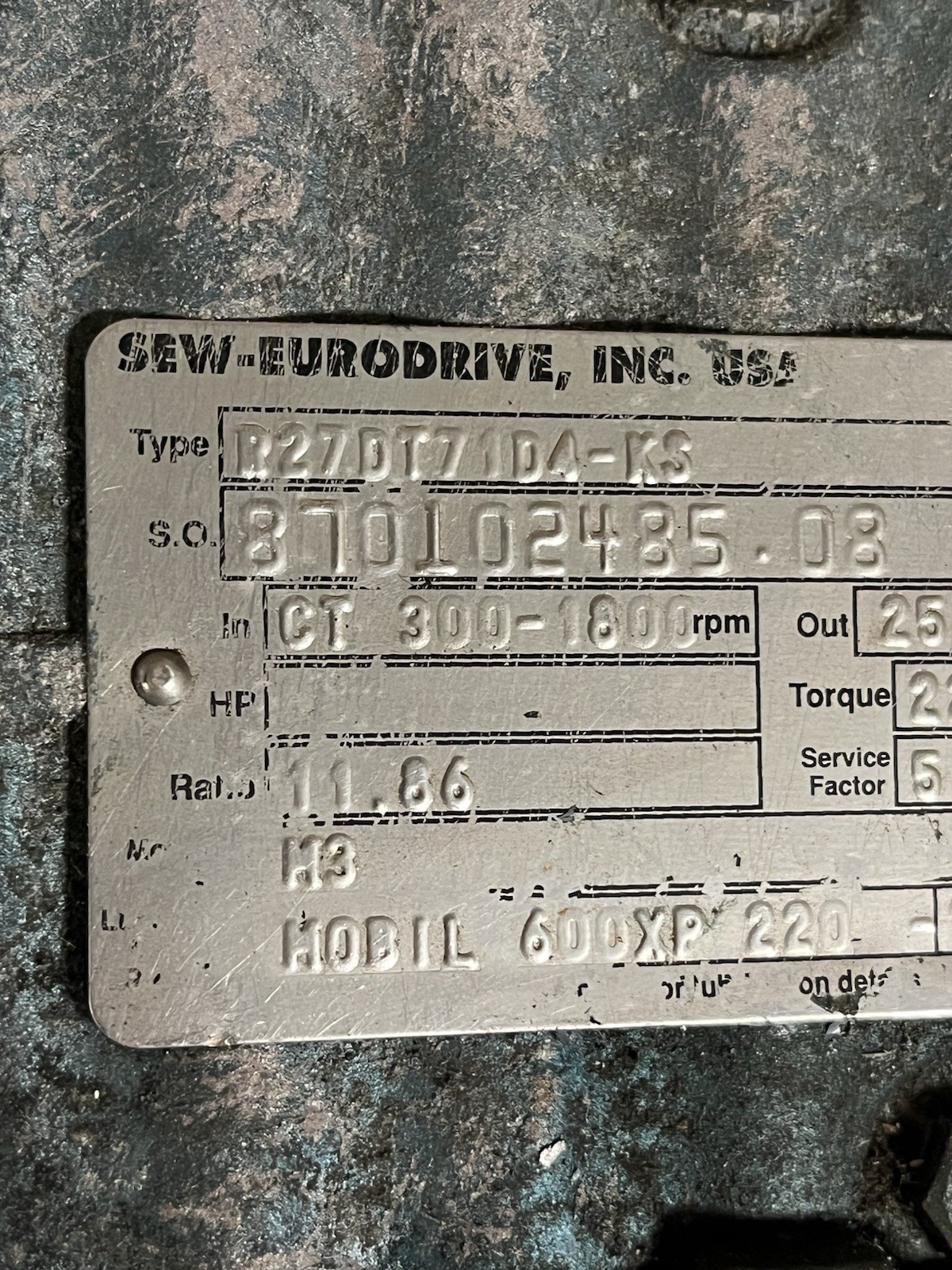 SEW– R27DT71D4-KS 11.86 : 1 — 300-1800 RPM