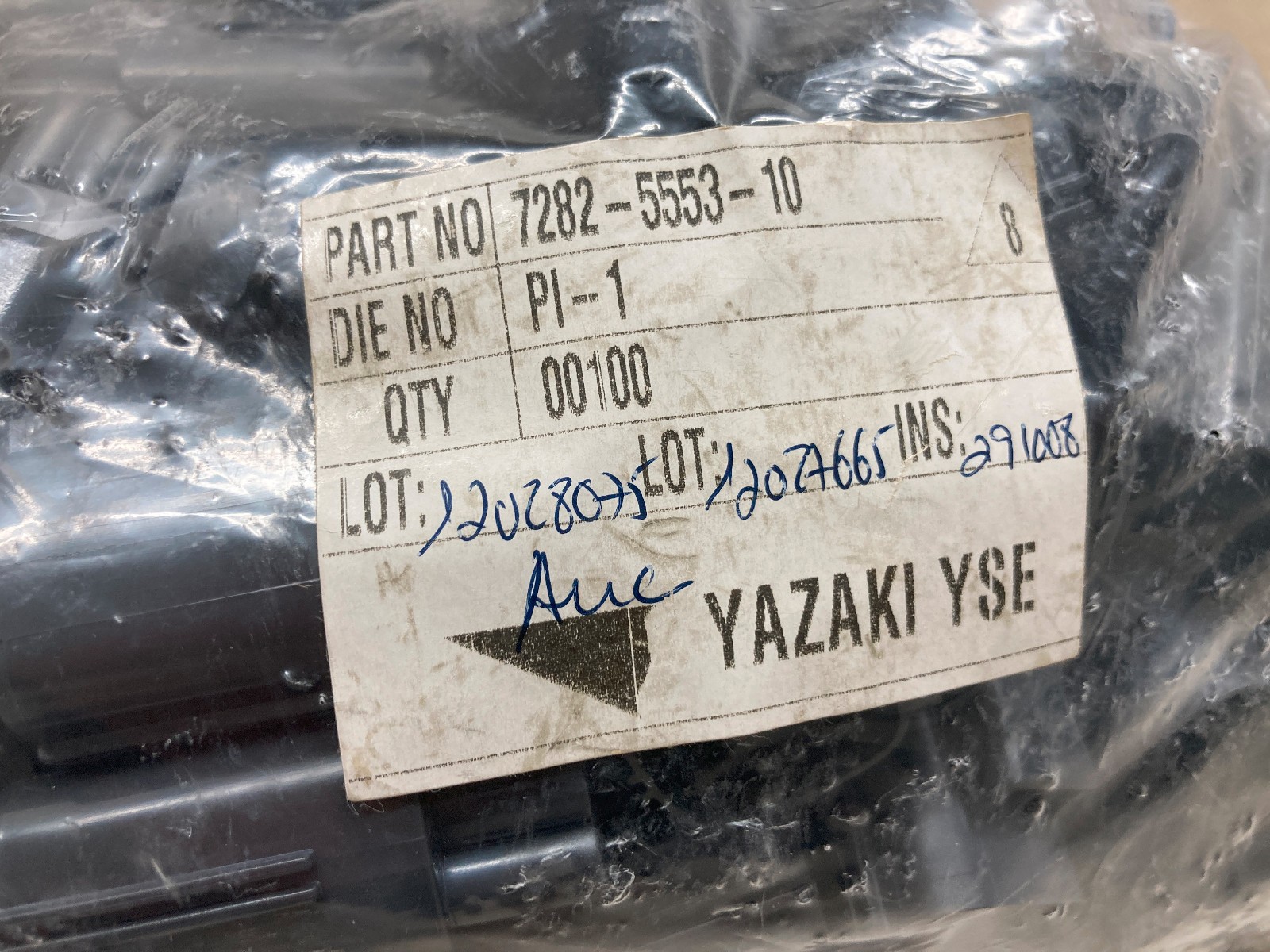 Lot of 95+ YAZAKI YSE 7282-5553-10 PI-1 1.5 System Sealed Male Plug