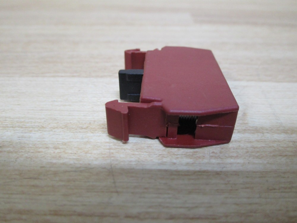 General Electric P9B10VN Contact Block