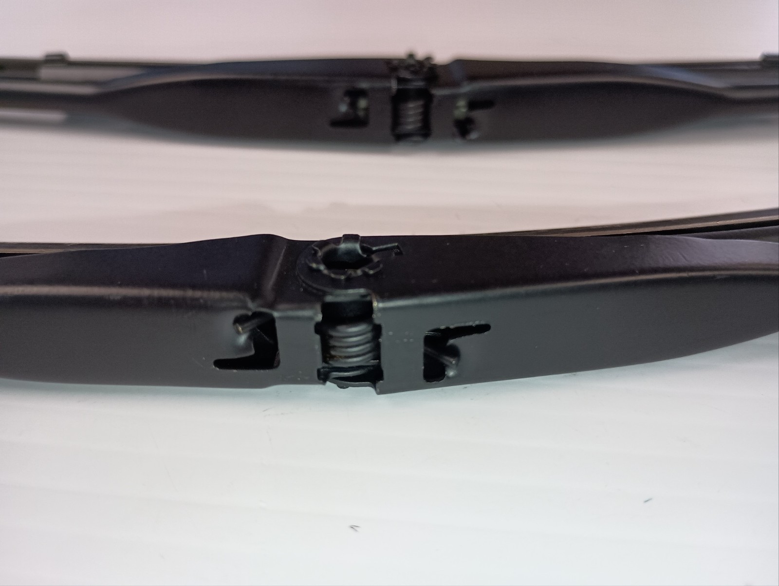 x2 Napa (?) 16″ Wiper Blade fit Pin Type Arms