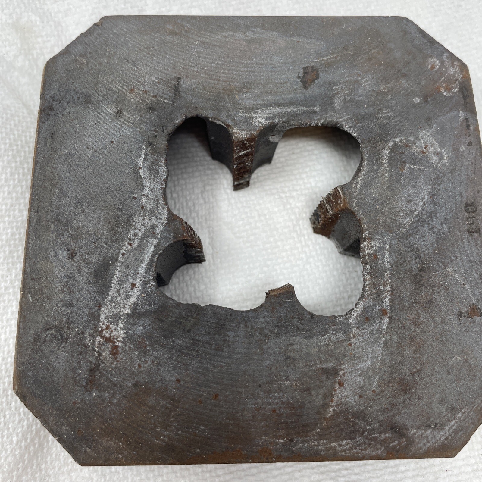Reed Chip Ejecting Die No. 2SP 4”x4”x1”Die