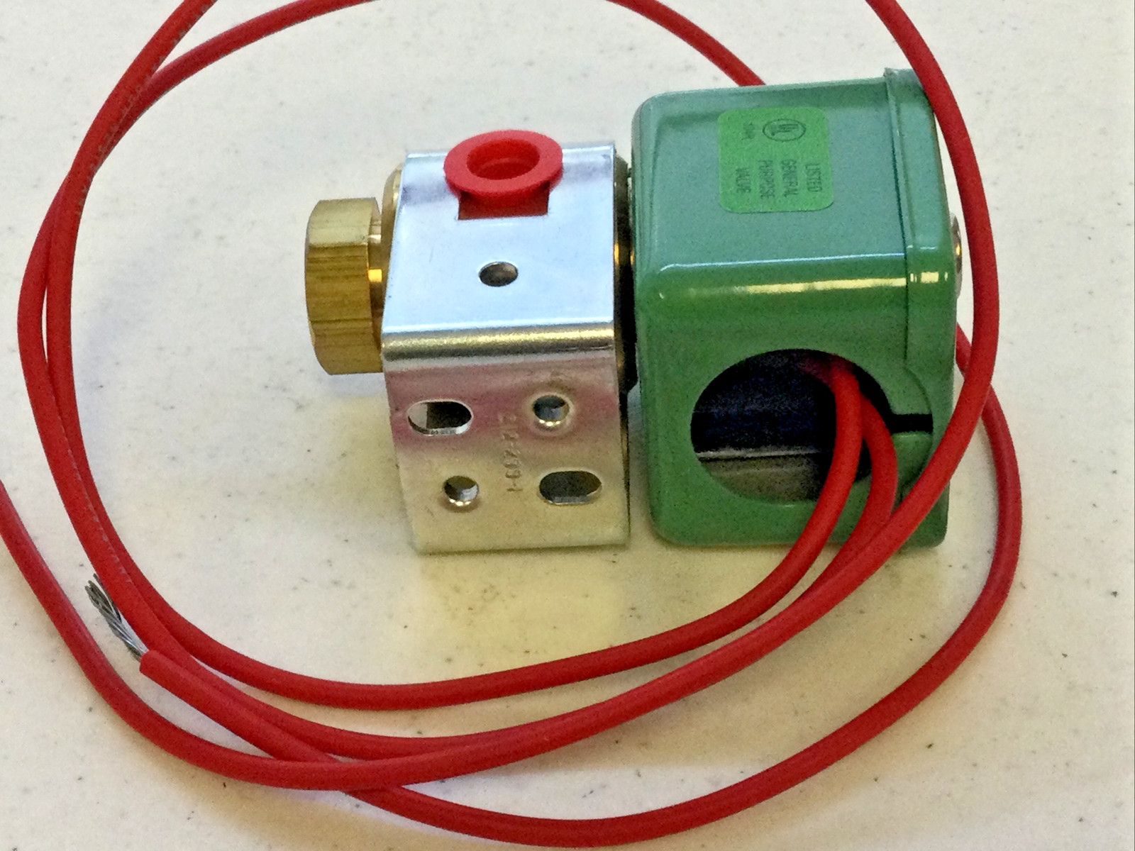 NEW ASCO 8320B134, 120/60, 110/50; A537328; 1/8” SOLENOID VALVE, FREE SHIPPING