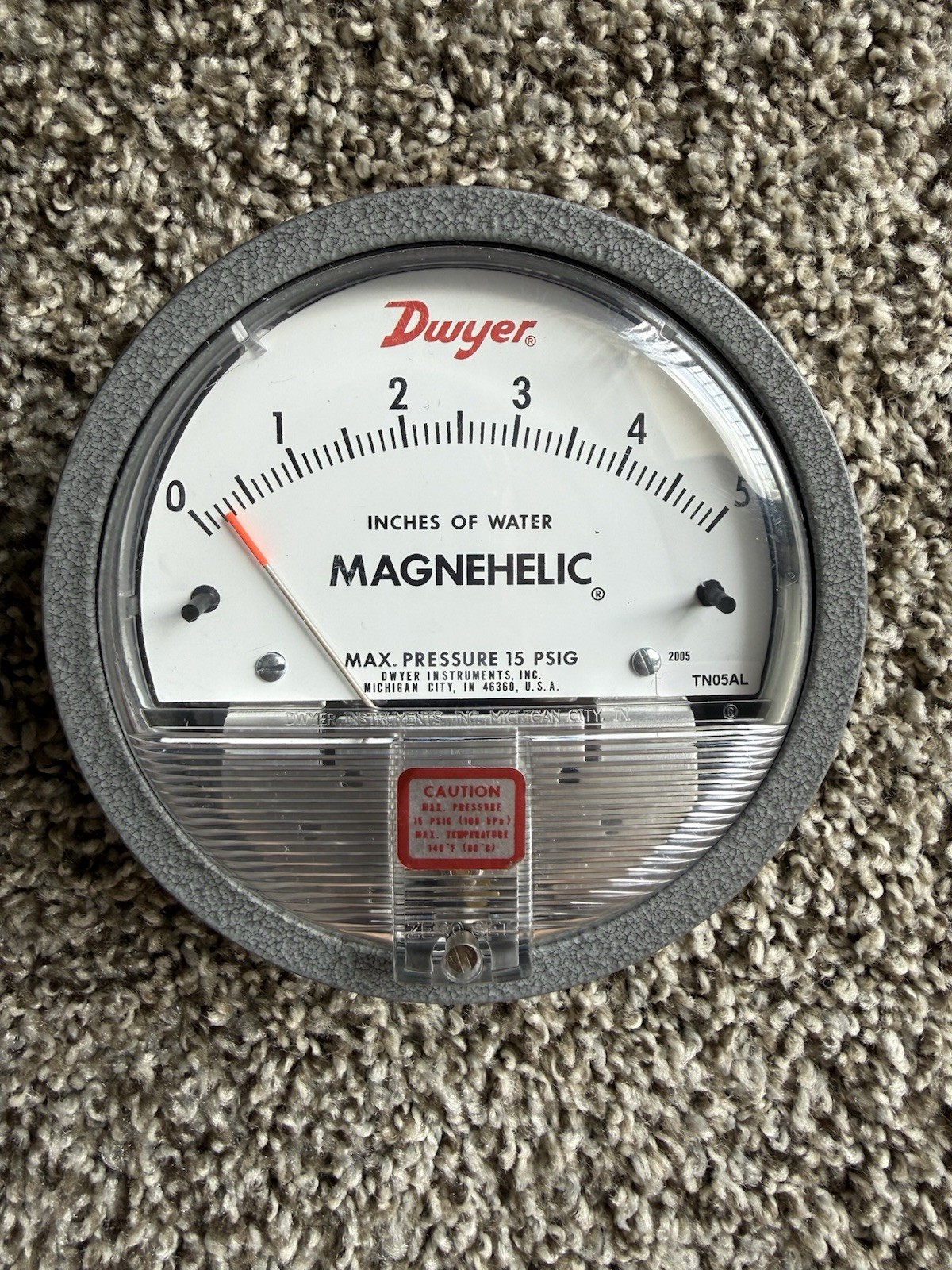 Dwyer Magnehelic 2005 Pressure Gauge 0-5 inches Water Max 15 PSIG