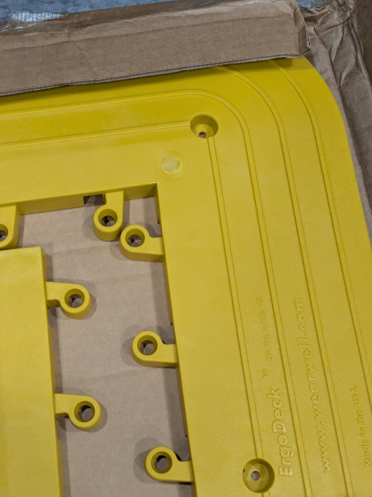 ErgoDeck HD Outside Corner Yellow 7/8″ x 6″ x 15″ x 15″ 4pk 560.78X6X15X15YLCS4