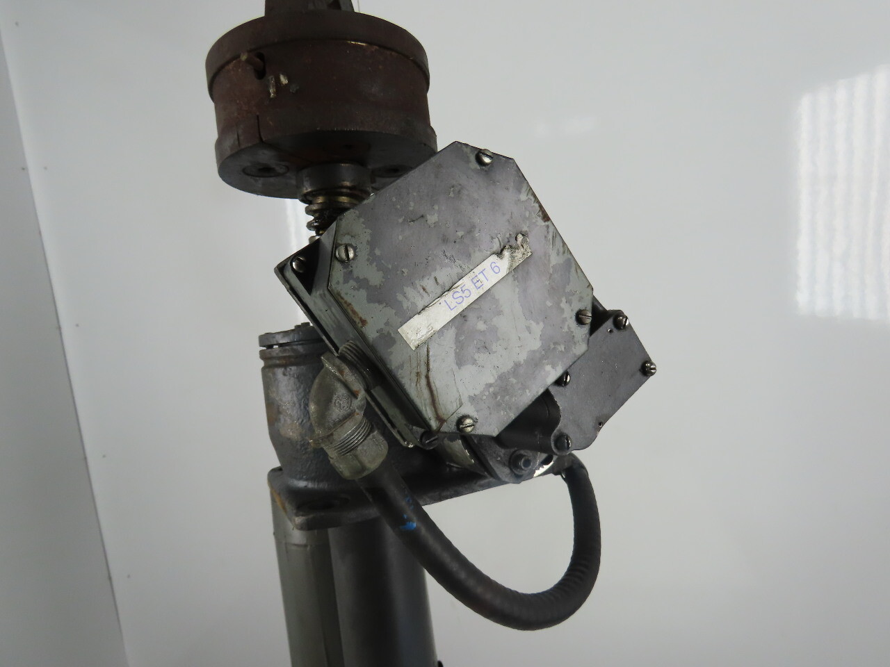 Joyce Dayton 10 Ton 36″ Machine Comdrive Screw Jack W/ 575V 3Ph Motor & Limit