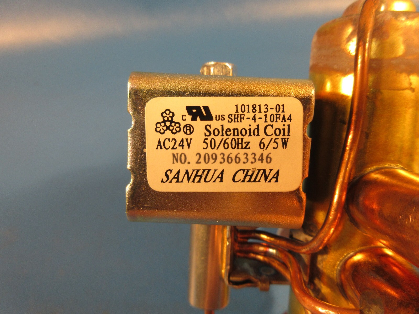 Lennox 34W44 Reversing Valve w/ Solenoid Coil, Coil, 24V, 50/60HZ, 1/2″ X 3/4″