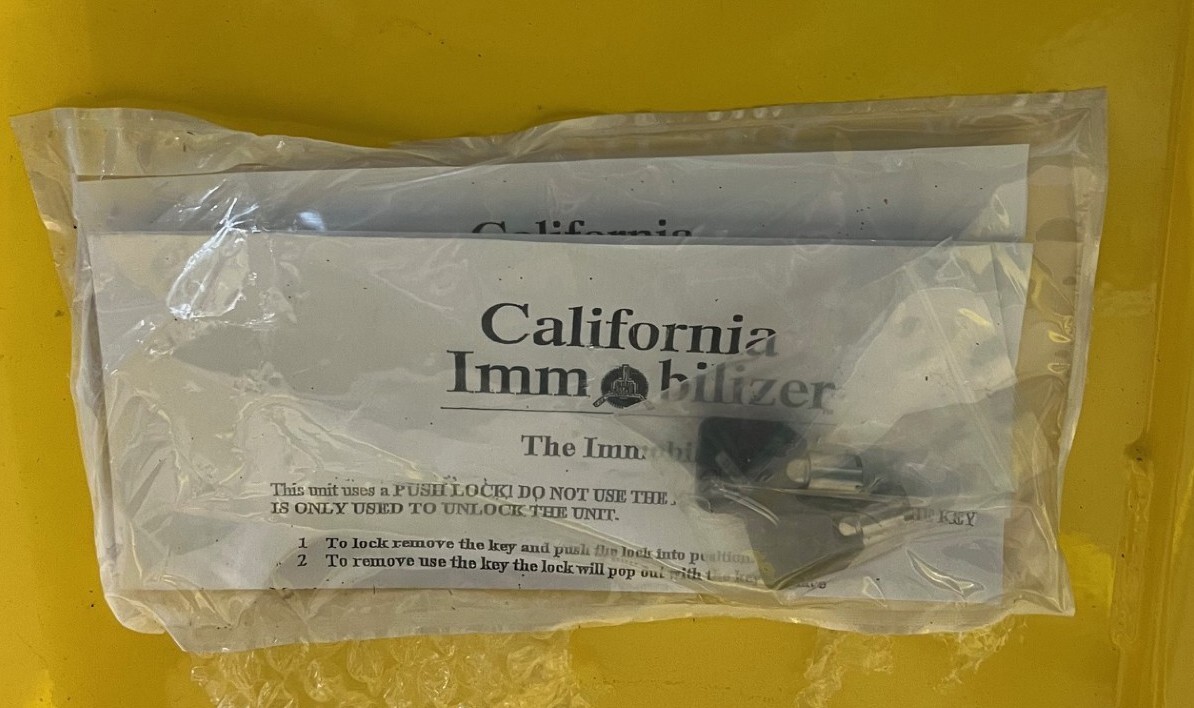 CALIFORNIA IMMOBILIZER CI00503 WHEEL CLAMP, TYPE B, WITH KEYS, 39C426, NEW!