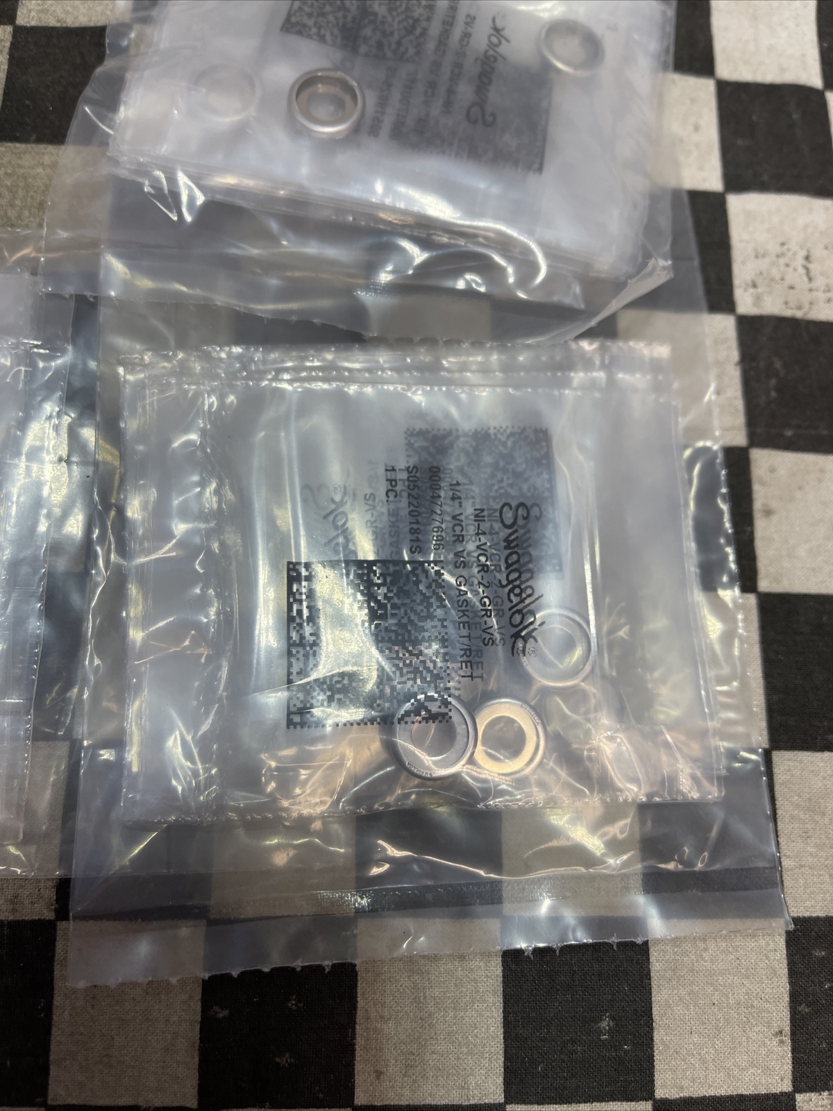 SWAGELOK VCR Face Seal 1/4″, NI-4-VCR-2-GR-VS, NI4VCR2GRVS, LOT OF 50 #1325V6
