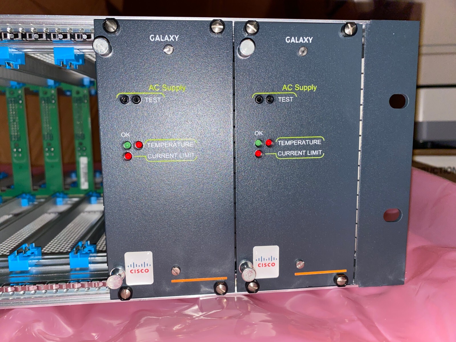Cisco Scientific Atlanta Galaxy Modular Rack w/ 2 AC-DC Converter Power-One 24V