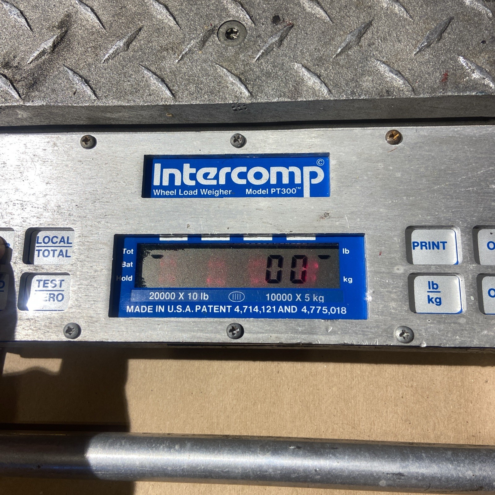 Intercomp PT300 Wheel Load Electric Scale 20,000 lb. Portable Aluminum Weighing