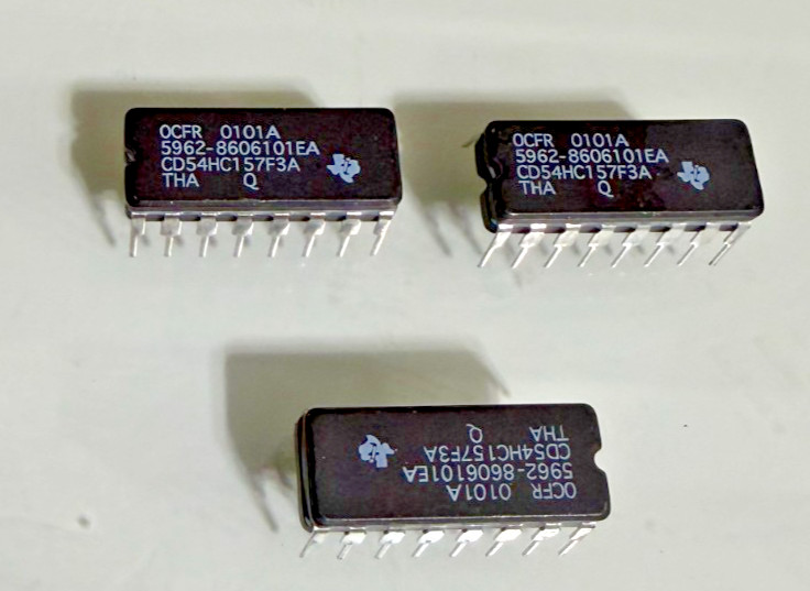 LOT OF THREE NEW CD54HC157F3A