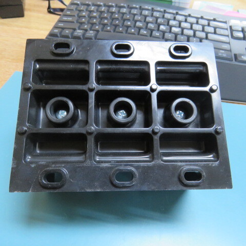 BUSSMAN 16303-3 Qty of 1 per Lot Barrier Terminal Blocks 3P 600VAC/DC Pwr Dist