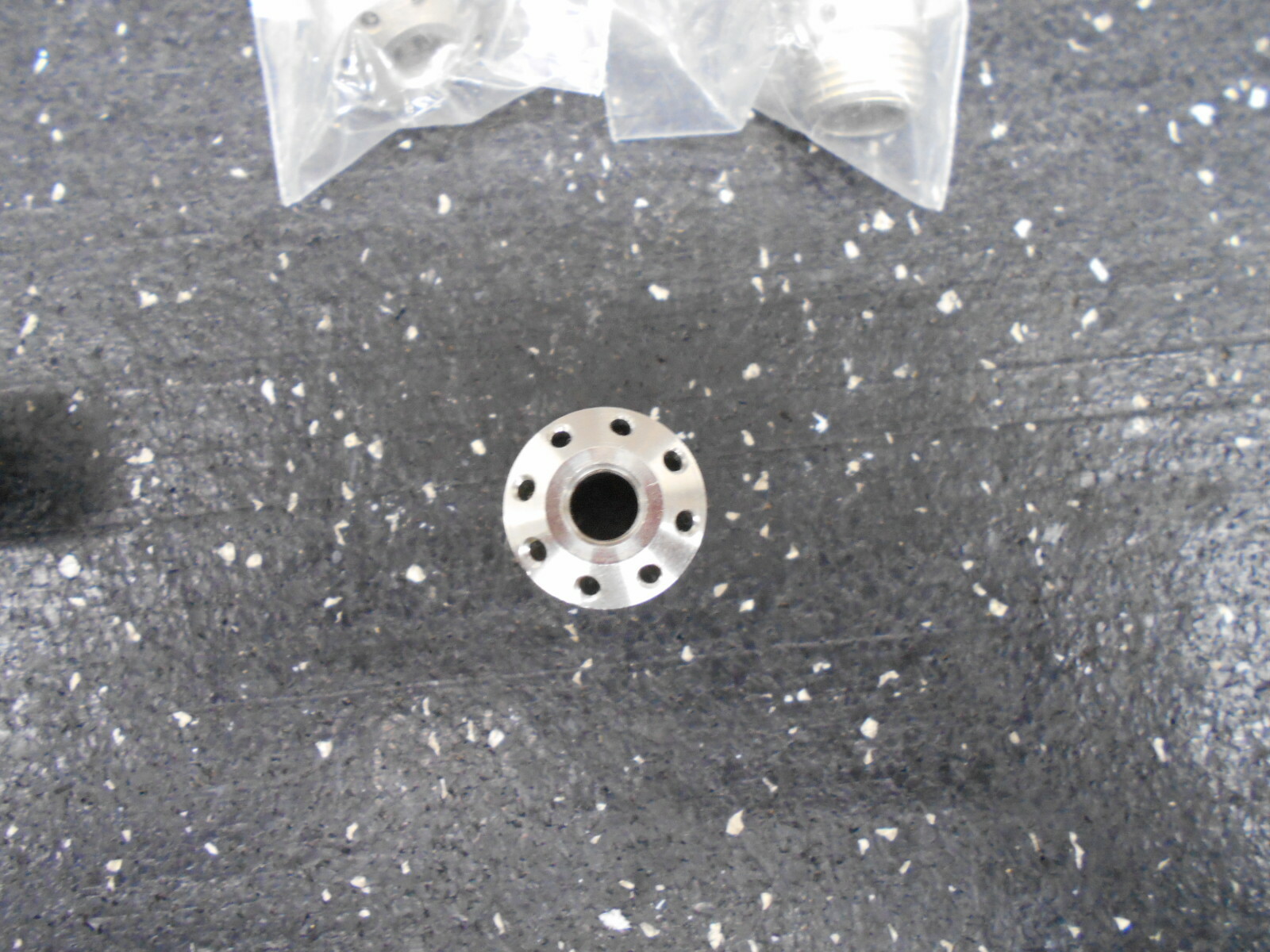 LOT OF 4 12 HOLE NOZZLE HEADS 901-303 (117901-303) 316L 1/4″ NPT
