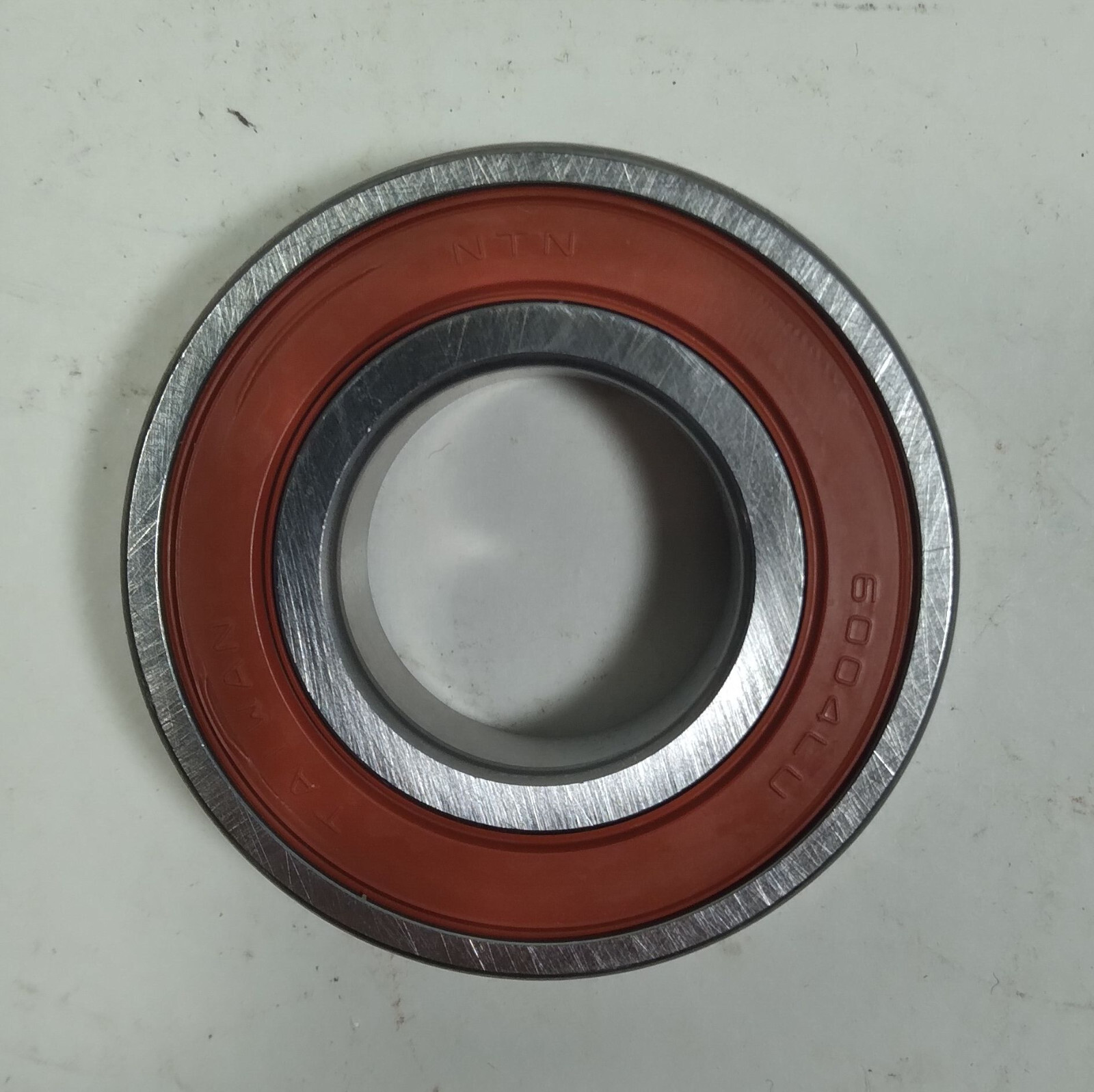 1 NEW NTN 6004LU SINGLE ROW SEALED RADIAL BALL BEARING NNB ***MAKE OFFER***