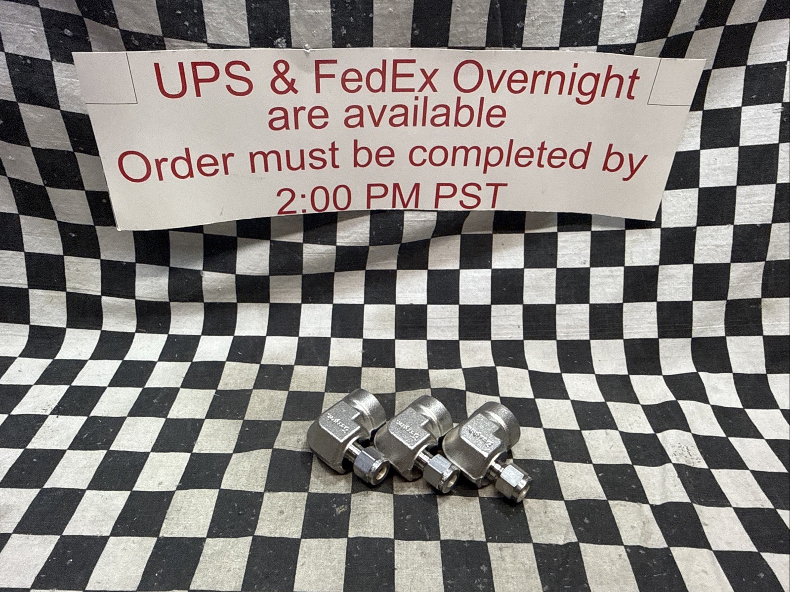 x3, SWAGELOK SS-400-8-8, SS40088, FEMALE ELBOW 1/4″ TUBE X 1/2″ FNPT #ZB70H