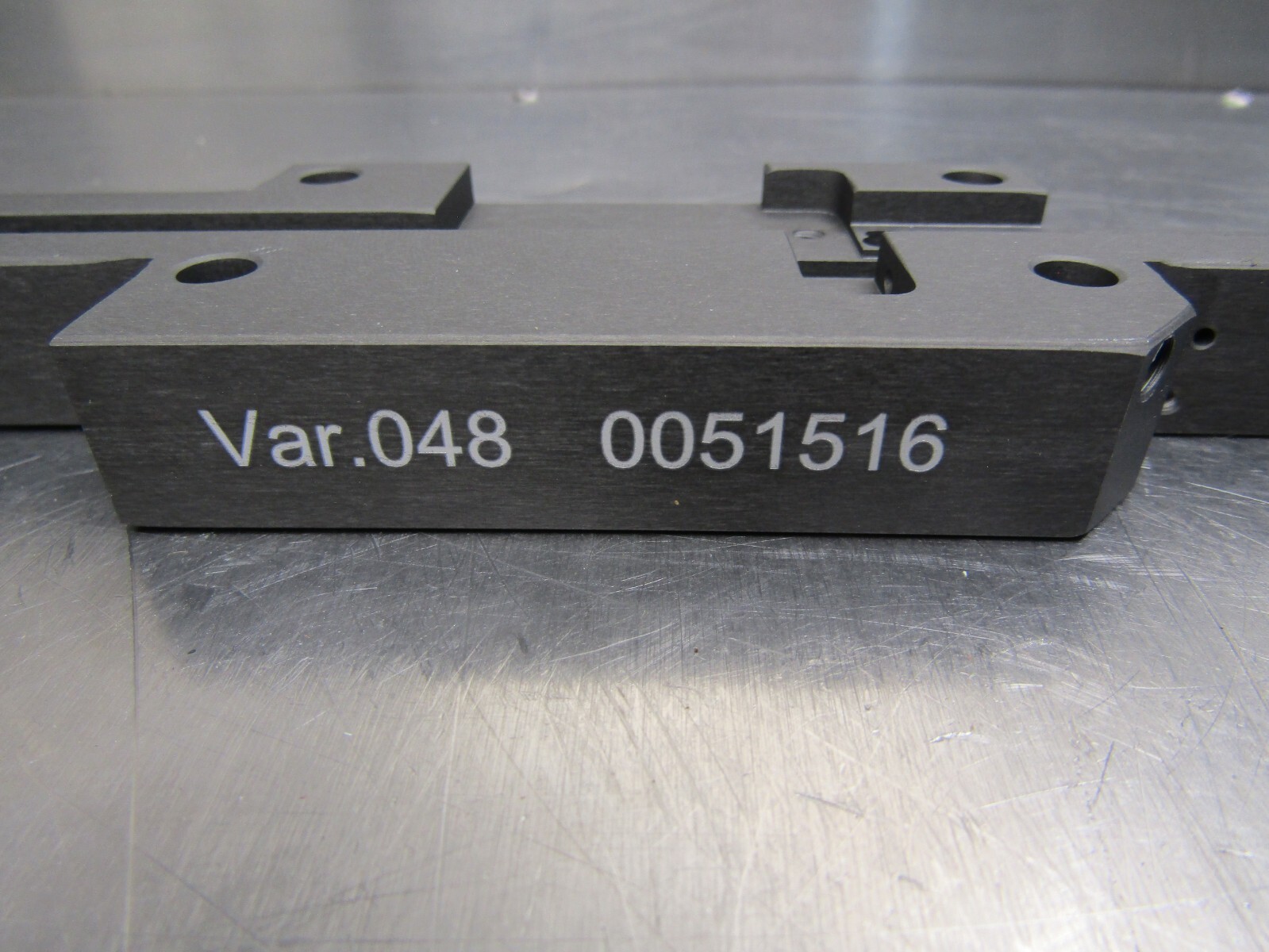 Komax VAR.048 0051516 Feeding Track