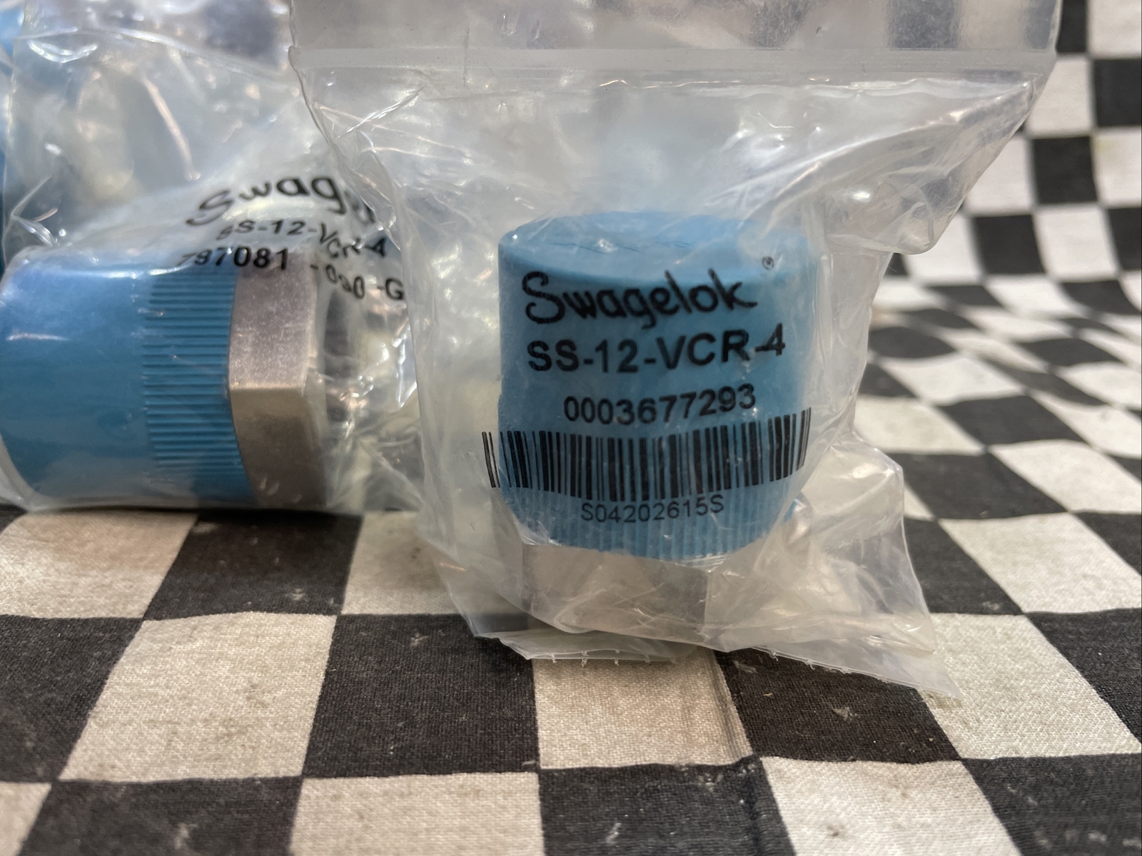 Swagelok SS-12-VCR-4, SS12VCR4, Male Nut Face Seal Fitting LOT OF 15 Shipsameday