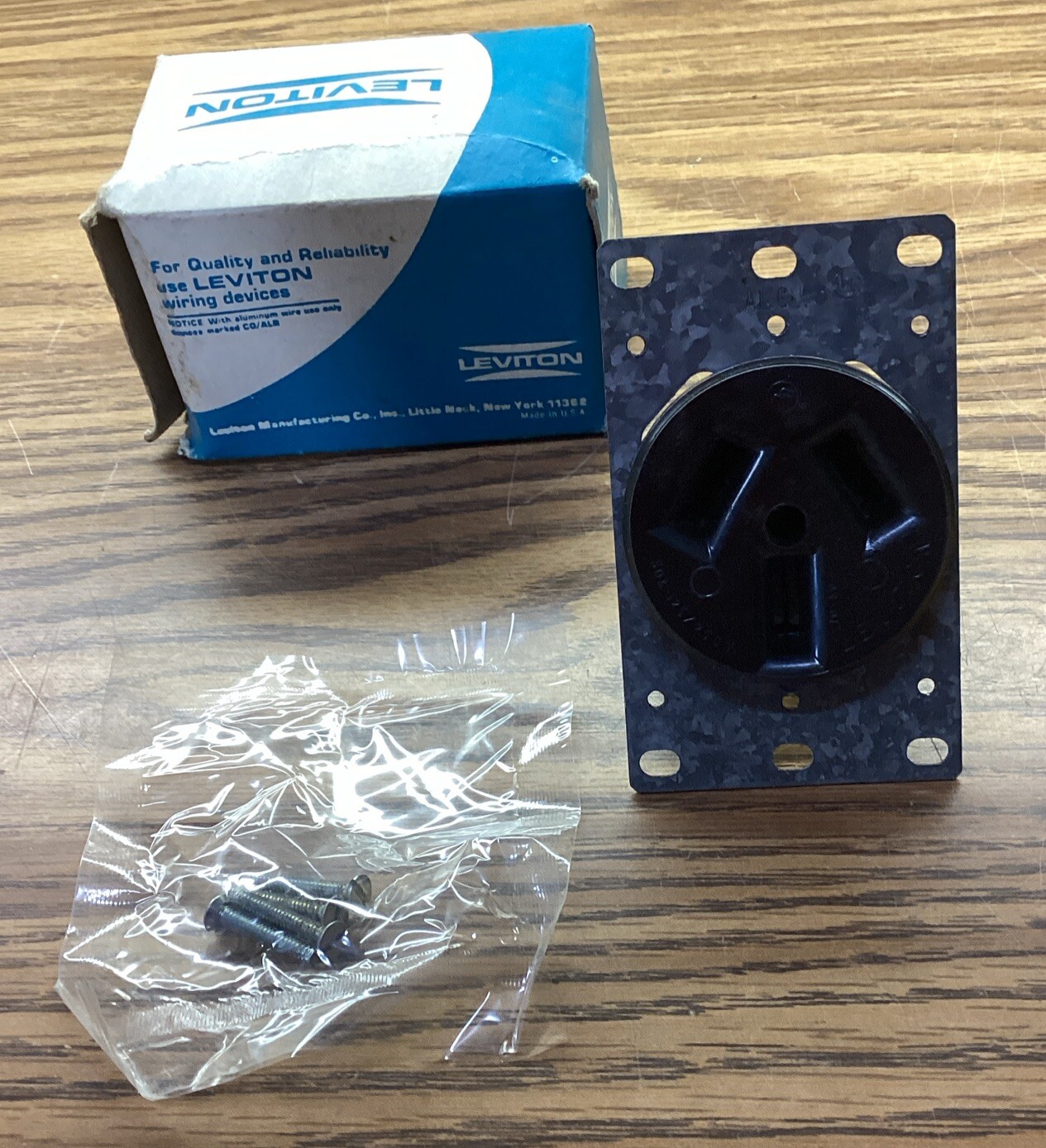 NOB Leviton 98479-90-20-37 Duplex Receptacle Outlet