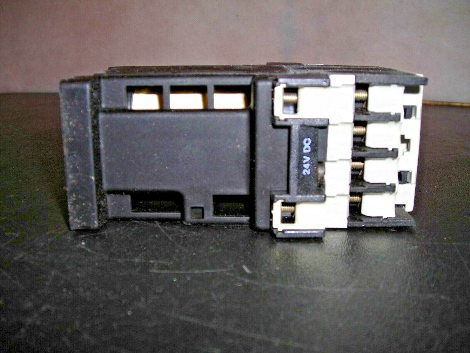 KLOCKNER MOELLER DILR 22-G CONTACTOR 24 VDC NEW NIB